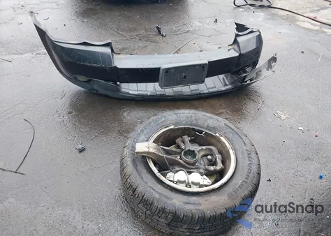 2010 Jeep Grand Cherokee Laredo z USA, uszkodzony, nr VIN 1J4PR4GK4AC106450